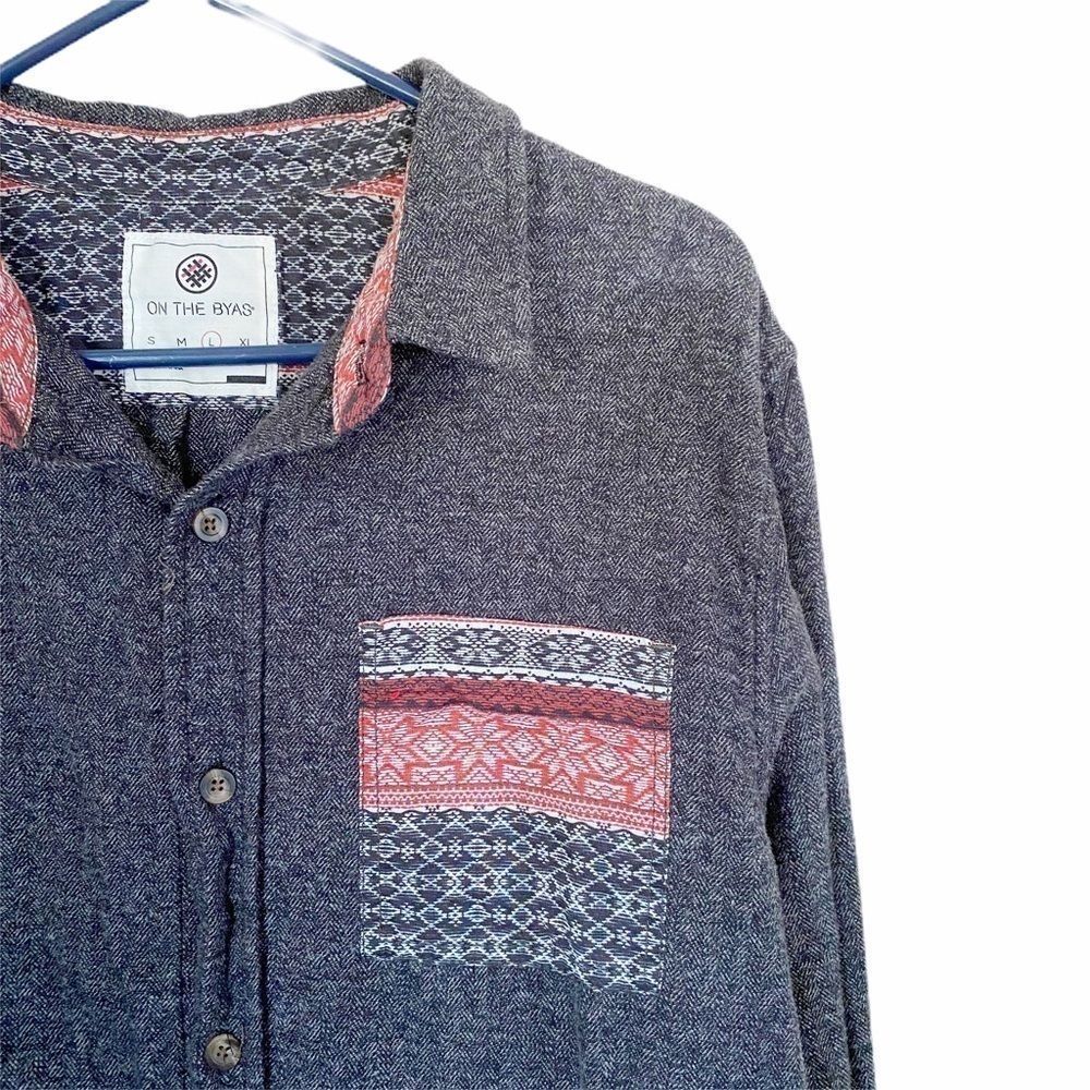 PAC SUN MENS BUTTON DOWN SIZE LARGE
